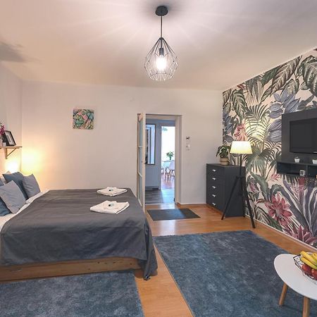 Peaceful Apartment Near Buda Castle And Chain Bridge ブダペスト エクステリア 写真