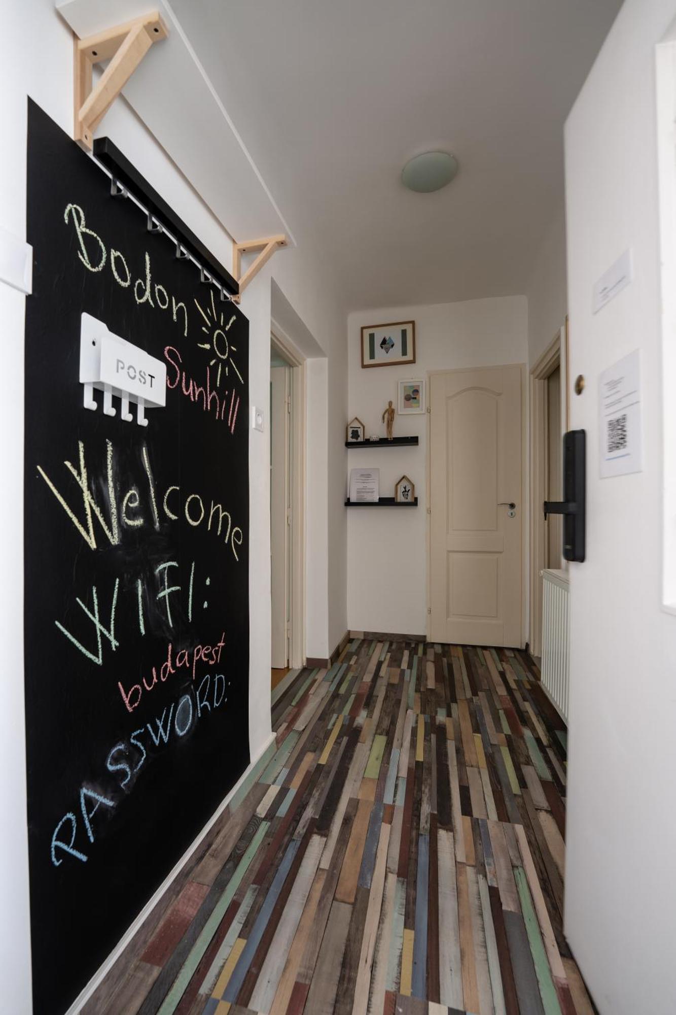Peaceful Apartment Near Buda Castle And Chain Bridge ブダペスト エクステリア 写真